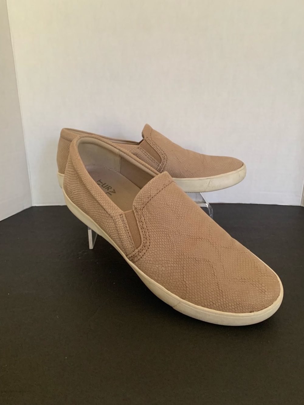 Naturalizer Tan Leather Slip On Loafers Womens 10 M Padded Insole Flats